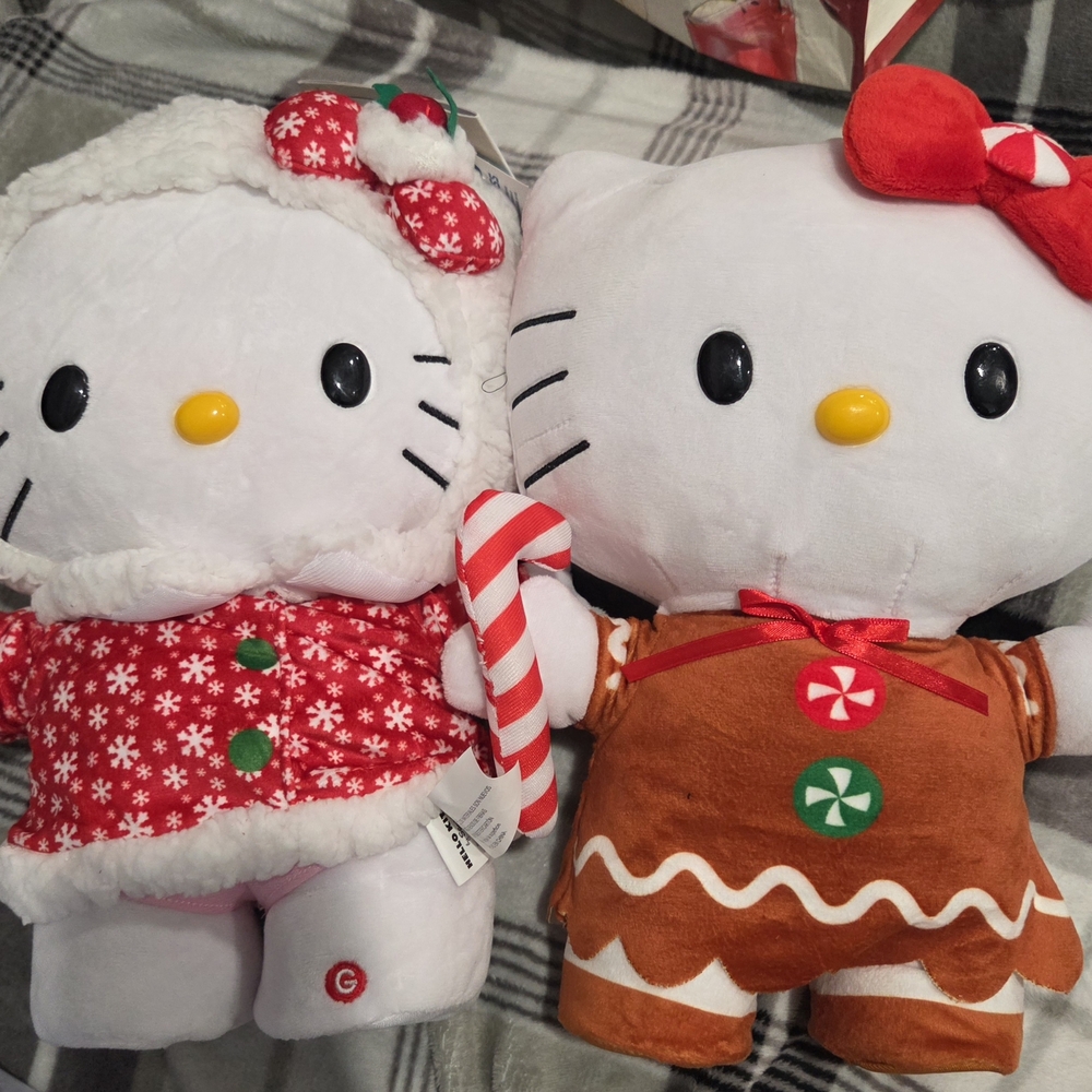 Hello Kitty Holiday Plush Set